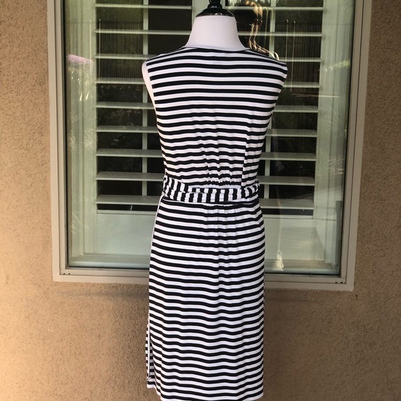 NWOT - TOMMY HILFIGER - CASUAL WRAP-AROUND DRESS - Picture 2 of 3